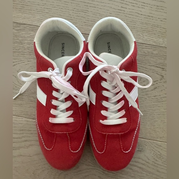 Sincerely Jules Red and White Memory Foam Sneakers size 8 - Picture 1 of 9